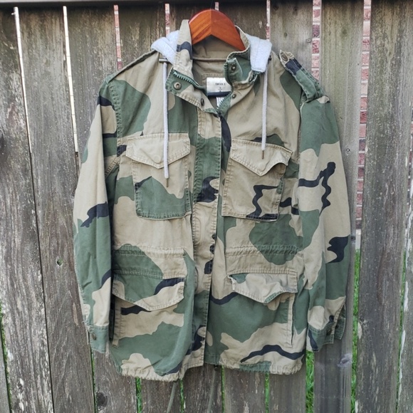 Forever 21 Jackets & Blazers - Camo Hooded Jacket